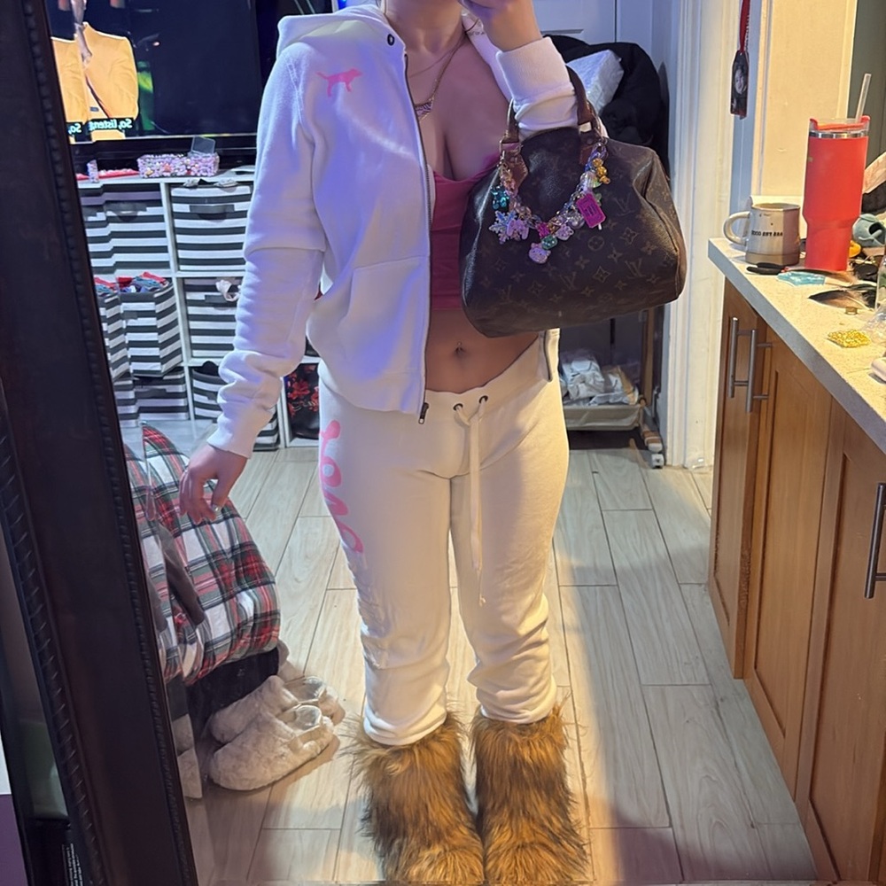 RARE💕2009 VS PINK Victoria's Secret Varsity Style OUTFIT